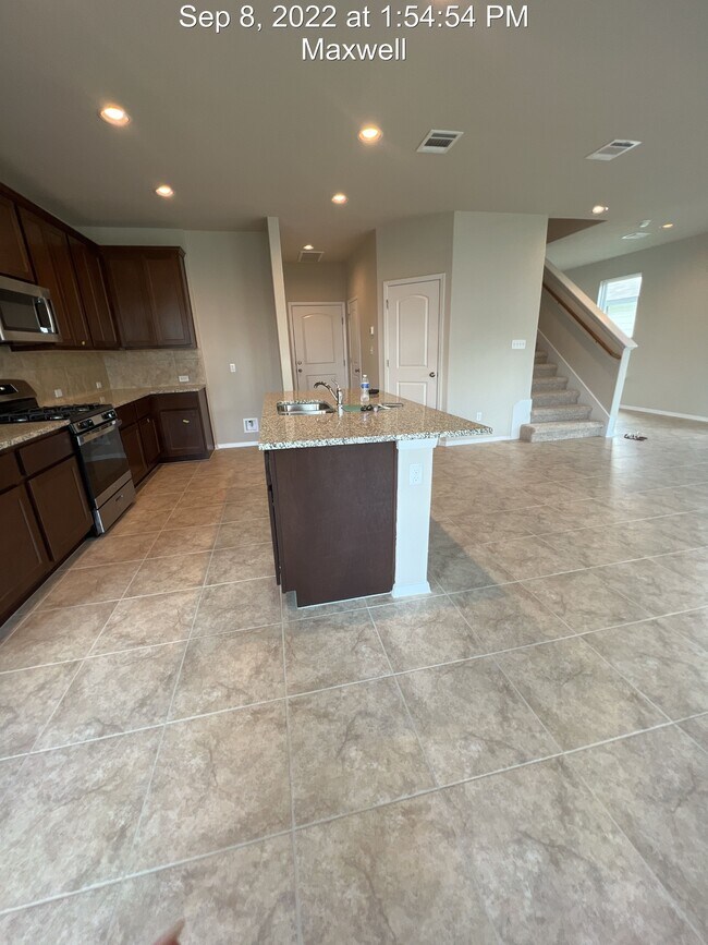Building Photo - 194 Living Reef Dr