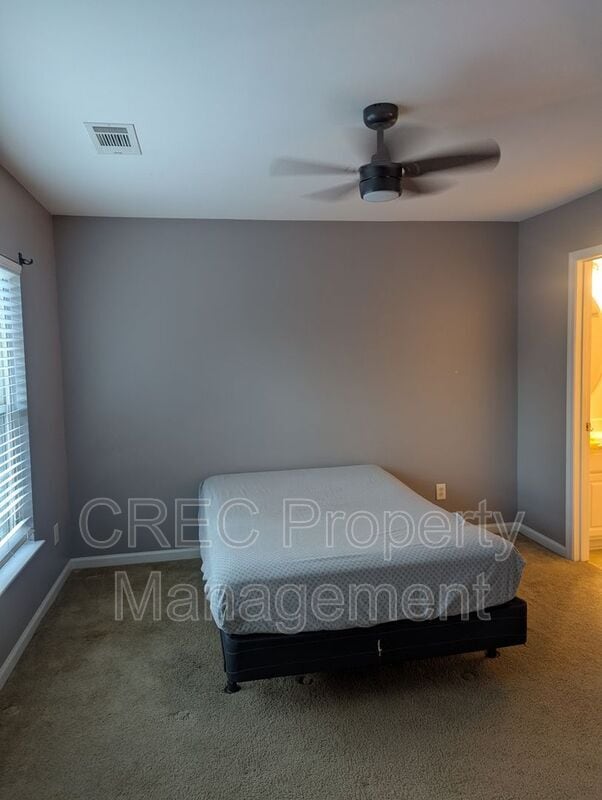 Building Photo - 202 Twin Tree Dr