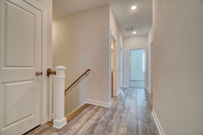 Building Photo - Available 08-05-25! Coastal Luxury Townhom...