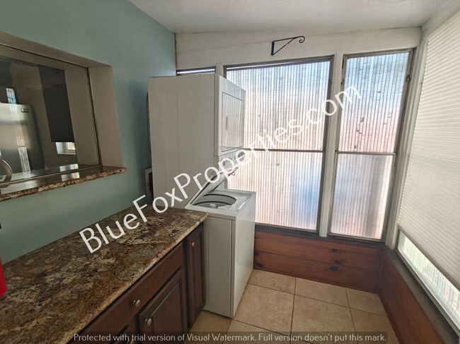 Building Photo - 1510 E Silver St