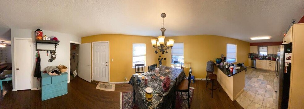 Building Photo - 7416 N. Central St.