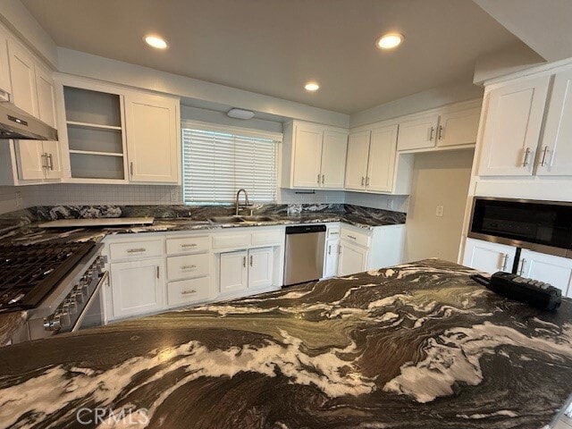 Building Photo - 928 E Meats Ave