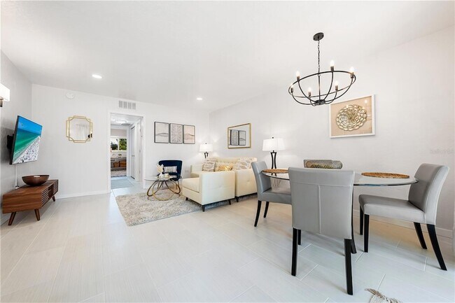 Building Photo - 137 Avenida Messina