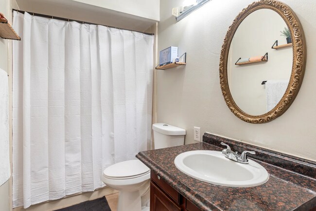 Building Photo - 134 Lakepointe Cir