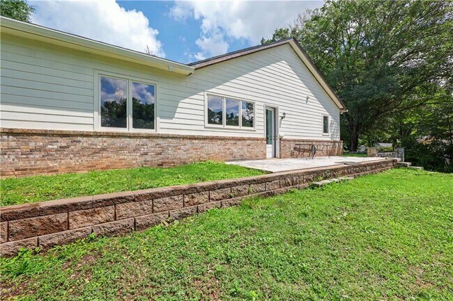 Building Photo - 2909 Jones Mill Rd