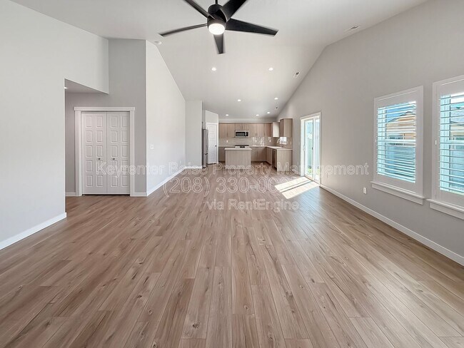 Building Photo - 2415 N Silver Wolf Ave