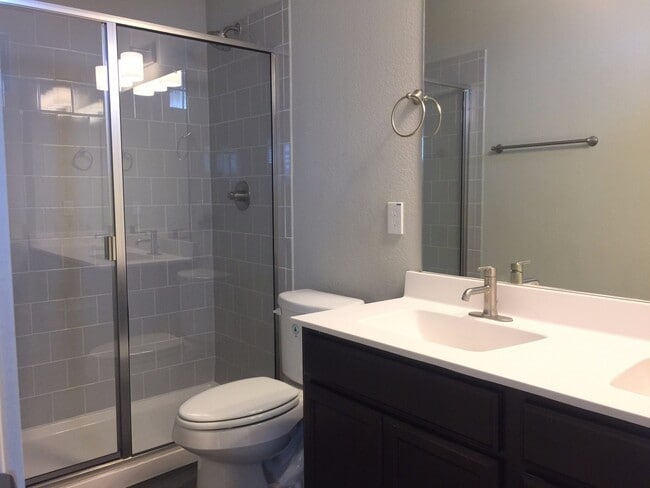 Building Photo - LUXURY 2 STORY DUPLEX LOCATED IN MIDLOTHIAN, TEXAS!