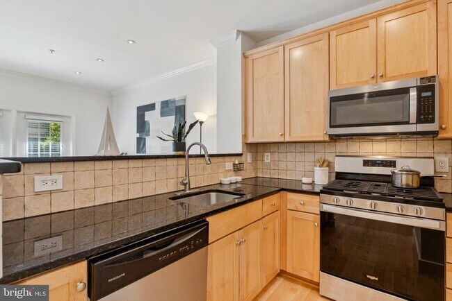 Building Photo - 11800 Old Georgetown Rd