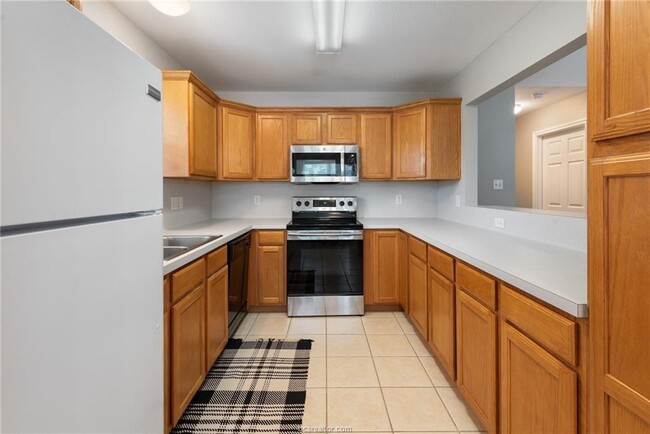Building Photo - 3609-3611 Oldenburg Ct