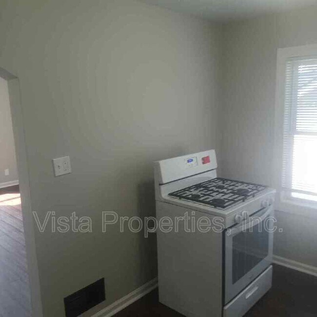 Building Photo - 301 N 41st St