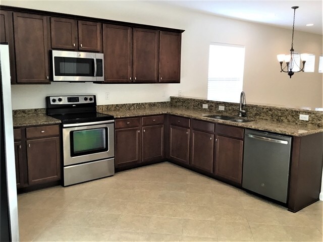 Building Photo - 207 Buck Run Way
