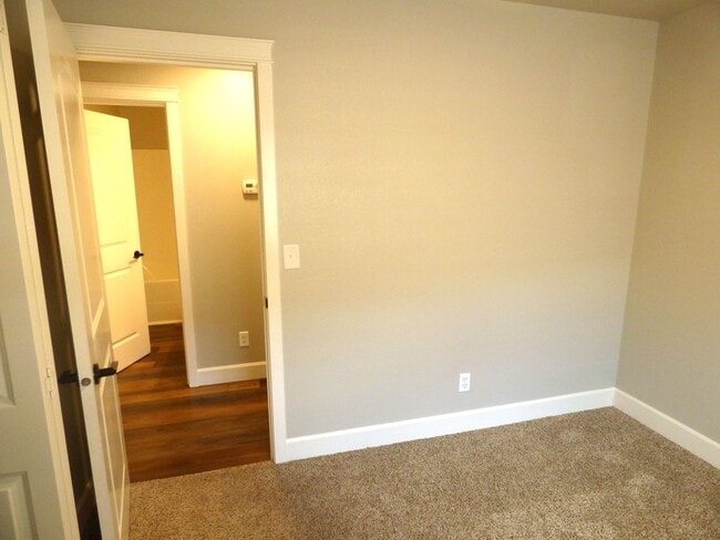 Building Photo - 3576-3578 Fisher Ct NE Salem, OR 97305