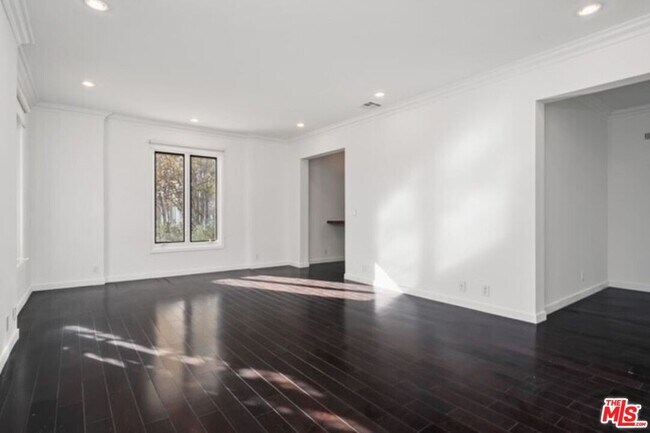 Building Photo - 1424 N Crescent Heights Blvd