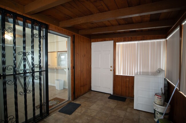 Building Photo - Beautiful Single Story Family Home Centrally Located Minutes From Downtown San Diego