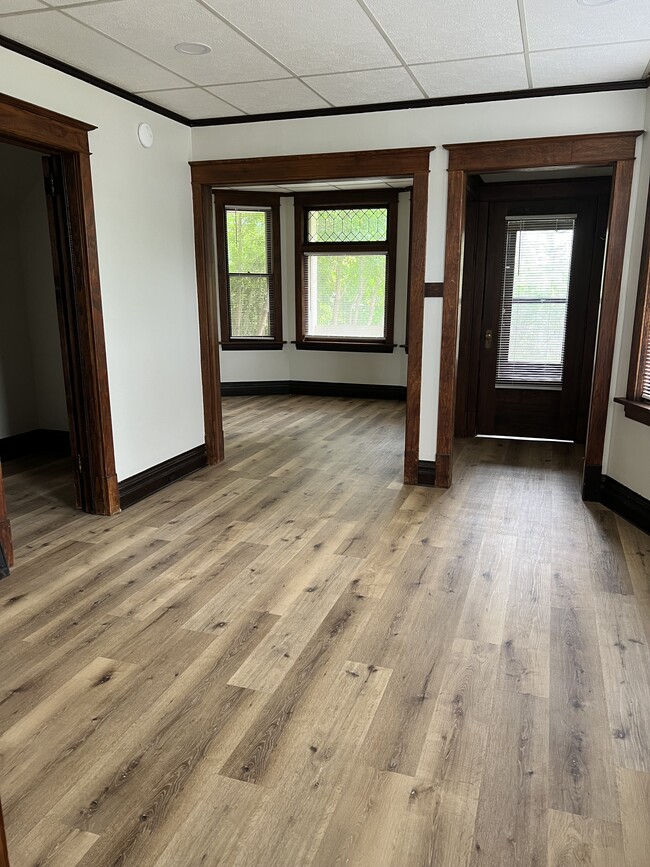 Dining Room - 3011 Vernon St