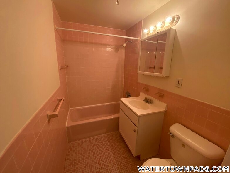 Building Photo - 16 Whites Ave