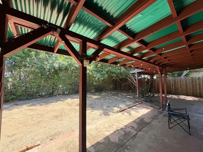 Building Photo - Spacious 4BR Canyon-View Home Near SDSU