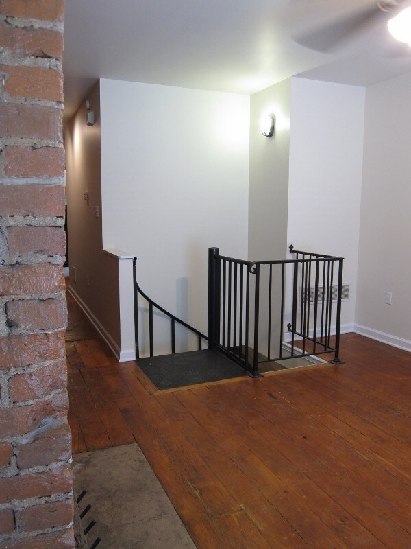 Living area - 1016 Bingham St