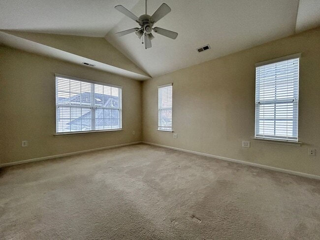 Building Photo - Welcome to this charming house "ASK ABOUT OUR ZERO DEPOSIT"