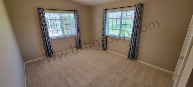 Building Photo - Sun Pointe Village Condo