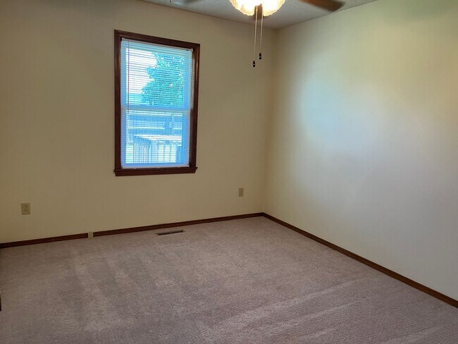 Building Photo - 3651 W Sylvania St