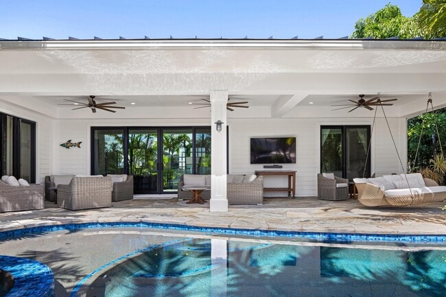 Building Photo - 940 Greenbriar Dr