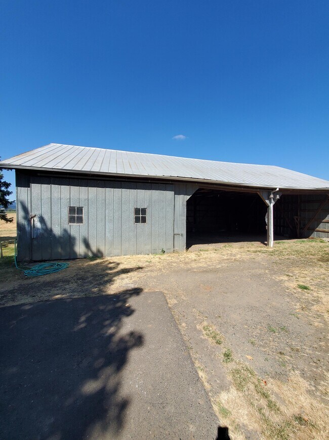 Building Photo - 10789 OR-47
