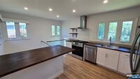 Building Photo - 40 Beechwood Rd