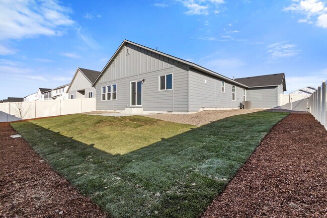 Building Photo - 3117 S Old Farm Ave