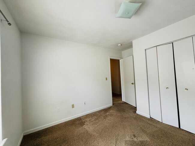 Building Photo - 1429 Christine Ct