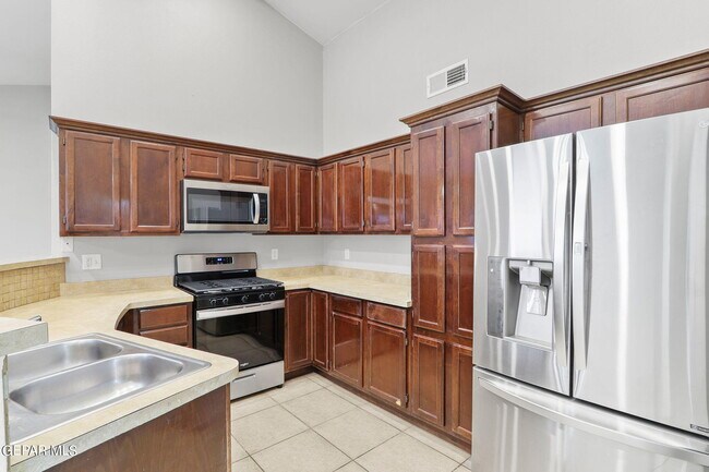 Building Photo - 3269 Maple Point Dr