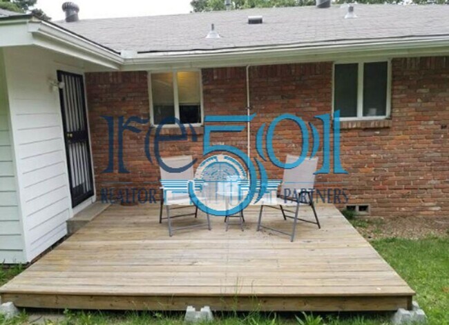 Building Photo - Lovely Home Near UALR