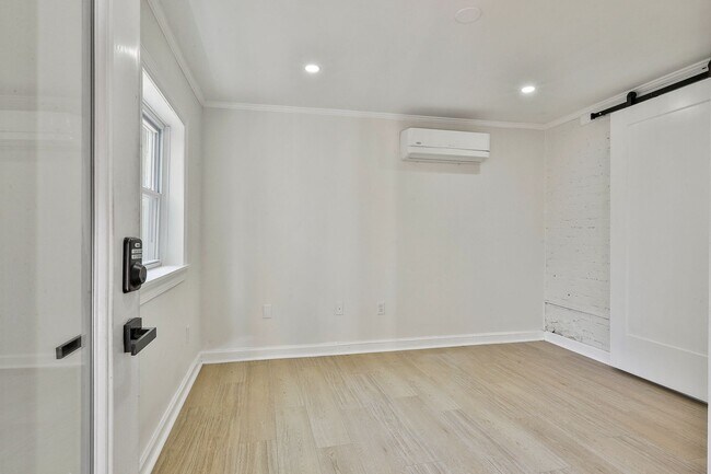 Building Photo - 685 Argonne Ave NE