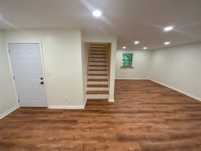 Building Photo - Beautifully Remodeled 3-Bedroom Home with ...