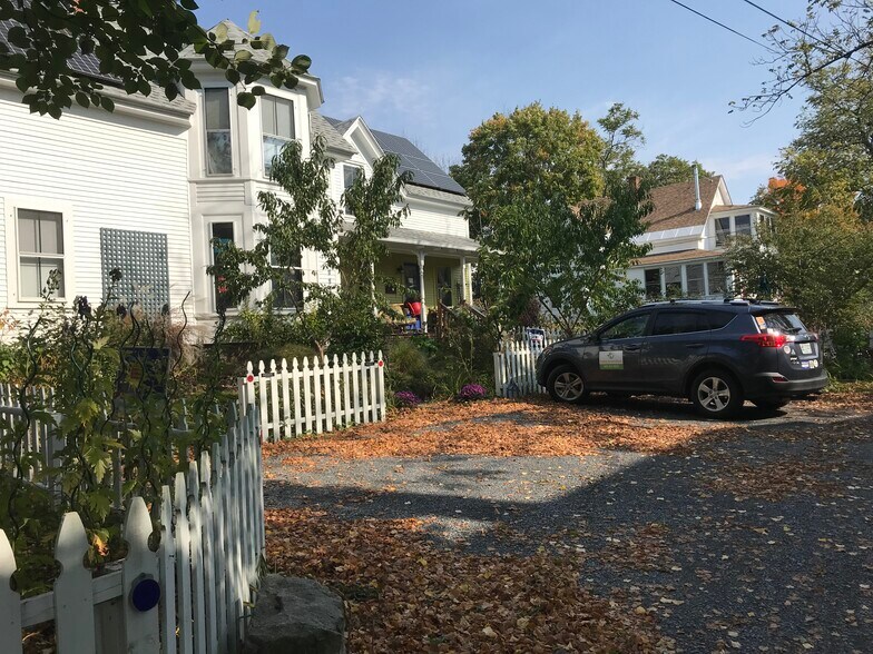 Building Photo - 25 Beech St