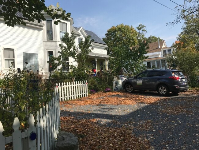 Building Photo - 25 Beech St