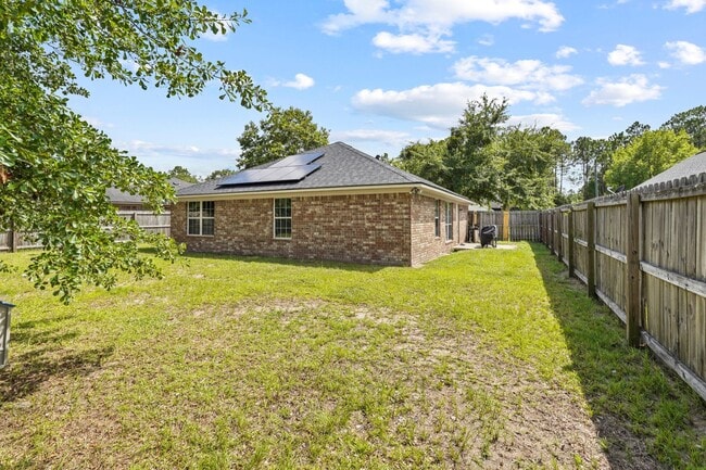 Building Photo - Charming Brick Single Family Home in Hinesville For Lease!