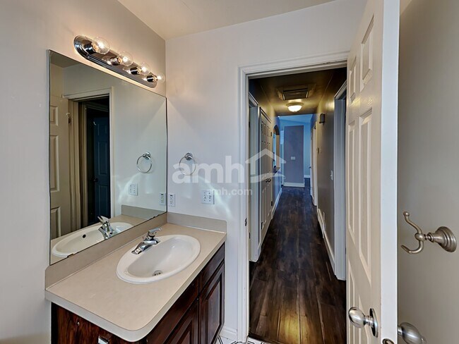 Building Photo - 52 S 1660 W