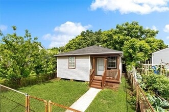 Building Photo - 811 Tricou St