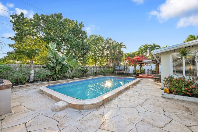 Building Photo - 5708 NW 24th St