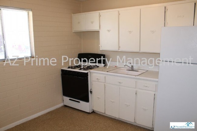 Building Photo - 1308 N 31st Ave
