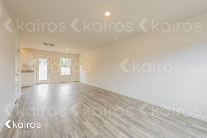 Building Photo - 841 VISTAMOUNT PATH