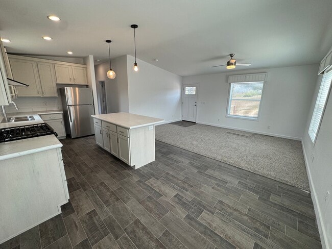 Building Photo - 1 Dolan Ln