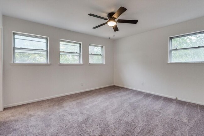Building Photo - 3503 Loganwood Dr