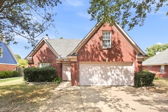 Building Photo - 1640 Saddle Ln