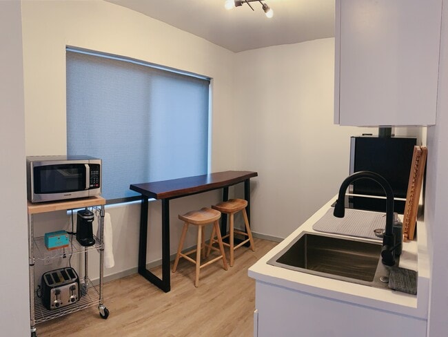 Building Photo - 4712 Delridge Way SW