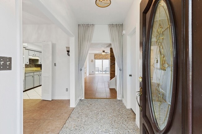 Building Photo - 10728 Briar Forest Dr