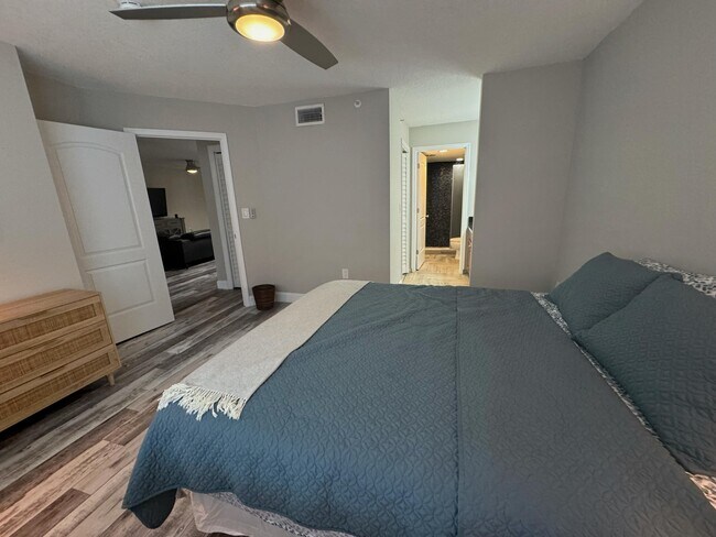 Building Photo - 300 Scotia Dr