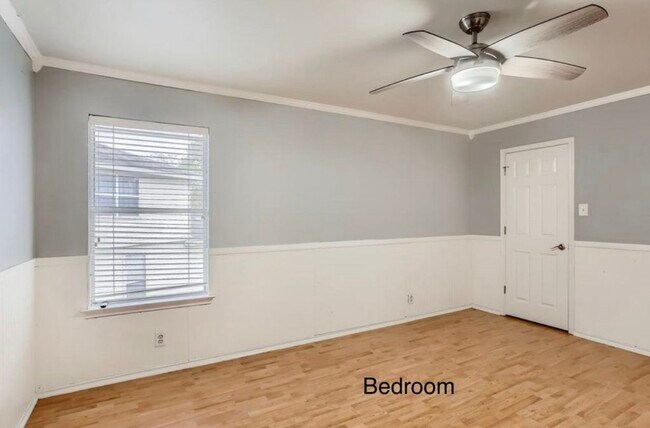 Building Photo - 518 Pecos Cir