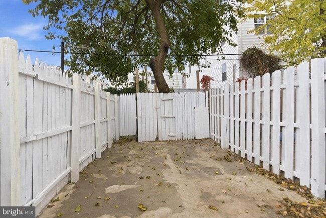 Building Photo - 2625 Braddock St